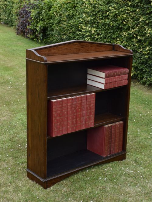 EARLY 20TH CENTURY OAK BOOKCASE - ADDITIONAL PHOTO 3