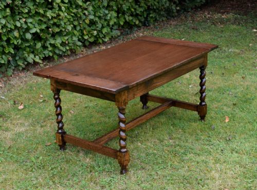 early 20th century oak coffee table - CATEGORY: ANTIQUE TABLES - DATED 1920