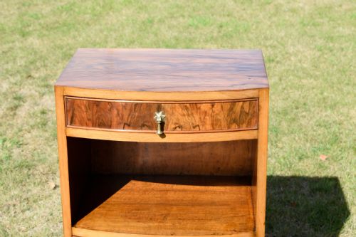 EARLY 20TH CENTURY WALNUT BEDSIDE CABINET - ADDITIONAL PHOTO 18