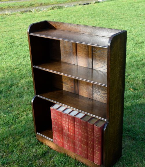 EARLY 20TH CENTURY OAK BOOKCASE - ADDITIONAL PHOTO 8