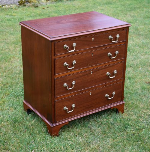 MAHOGANY CHEST OF DRAWERS - ADDITIONAL PHOTO 3