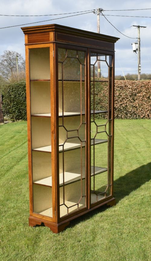 20TH CENTURY MAHOGANY INLAID DISPLAY CABINET - ADDITIONAL PHOTO 14