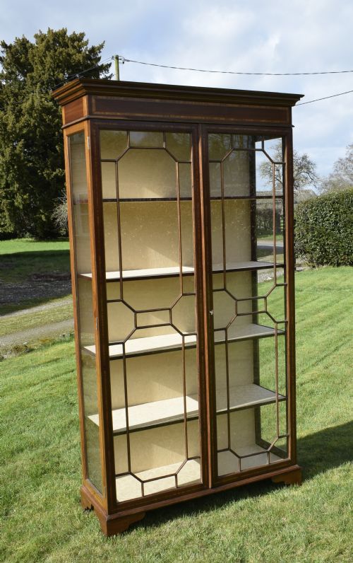 20TH CENTURY MAHOGANY INLAID DISPLAY CABINET - ADDITIONAL PHOTO 19