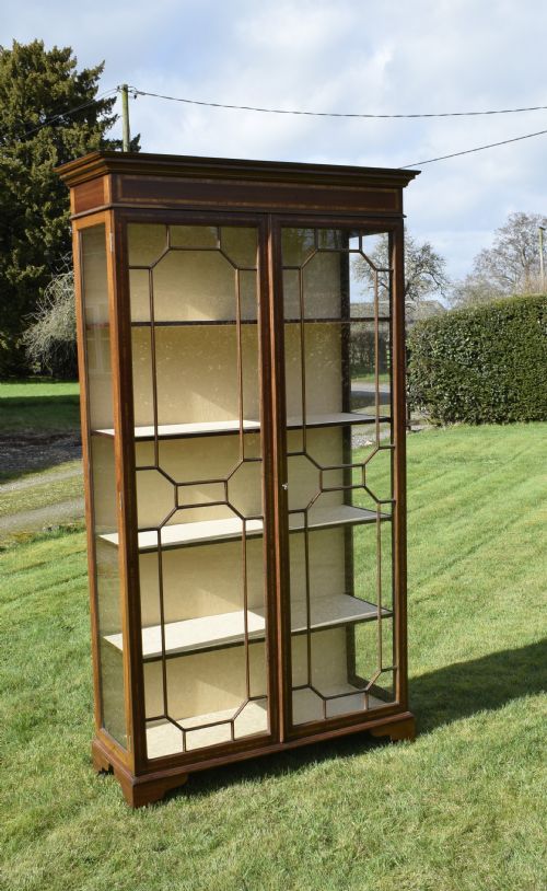 20TH CENTURY MAHOGANY INLAID DISPLAY CABINET - ADDITIONAL PHOTO 20