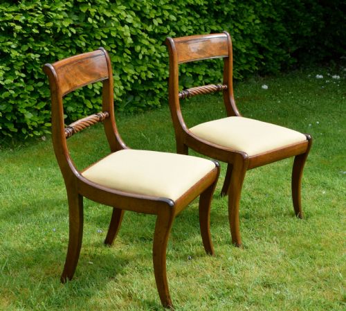 PAIR OF REGENCY MAHOGANY SIDE CHAIRS - ADDITIONAL PHOTO 1