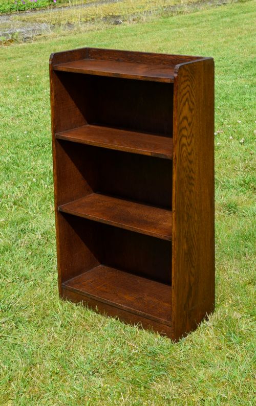 EARLY 20TH CENTURY OAK BOOKCASE - ADDITIONAL PHOTO 2