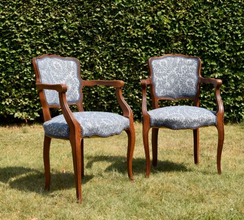 PAIR OF FRENCH EARLY 20TH CENTURY ARMCHAIRS - ADDITIONAL PHOTO 3