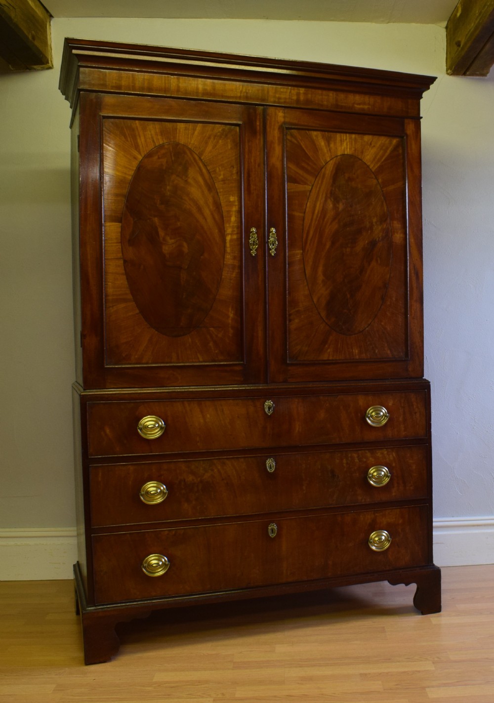 Antique Georgian Period Linen Press