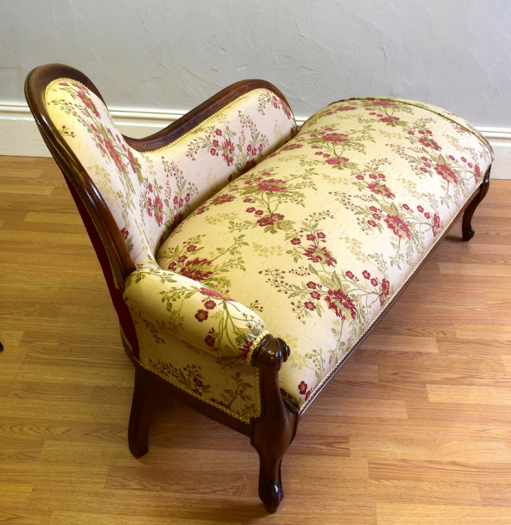 Victorian Style Chaise-Lounge  View IV