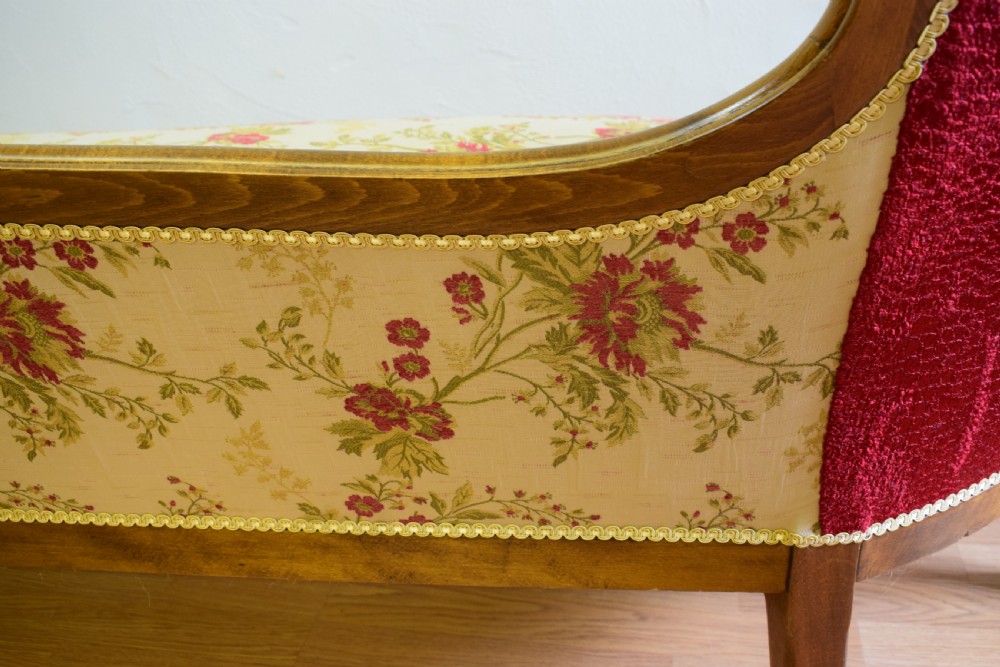 Victorian Style Chaise-Lounge  View VIII