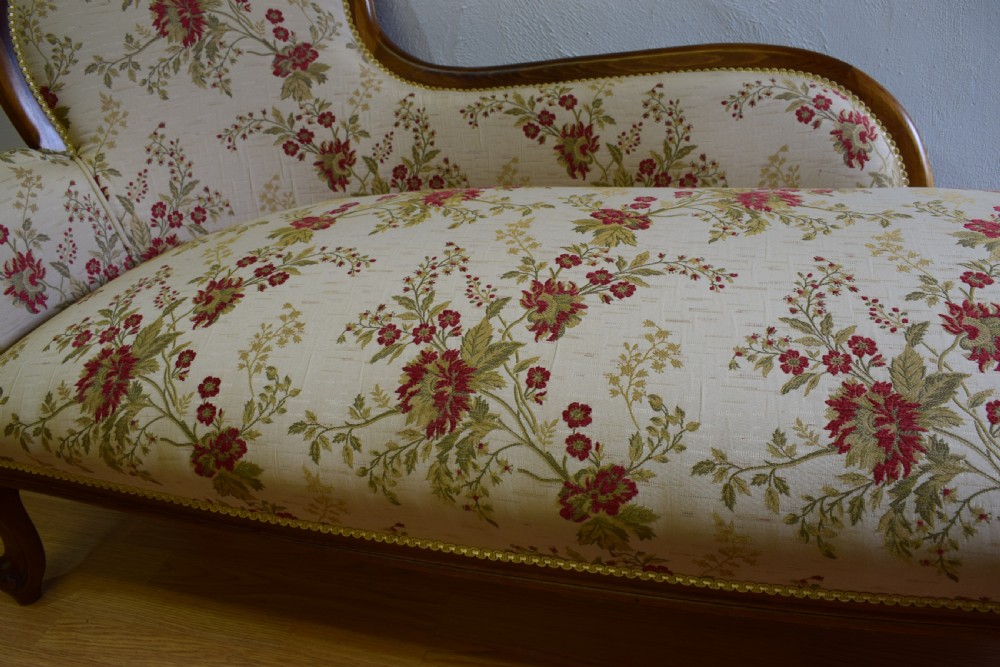 Victorian Style Chaise-Lounge  View XIII