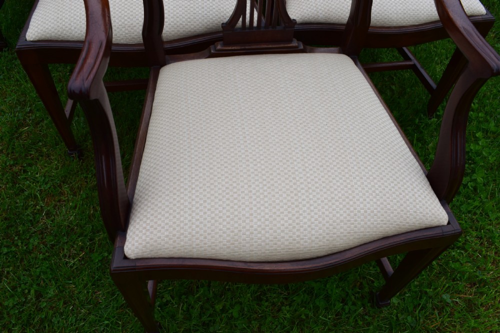  Set of 6 Heppelwhite Dining Chairs View XIII