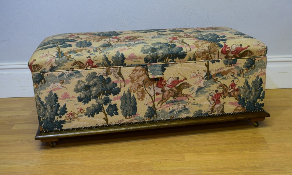 Upholstered Ottoman 