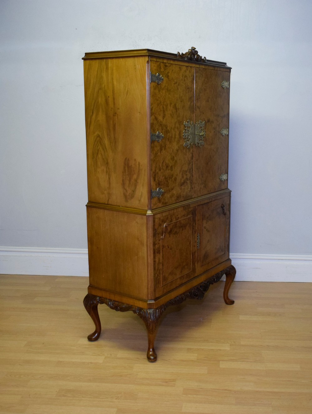 Antique Burr Walnut Cocktail Cabinet View XIII