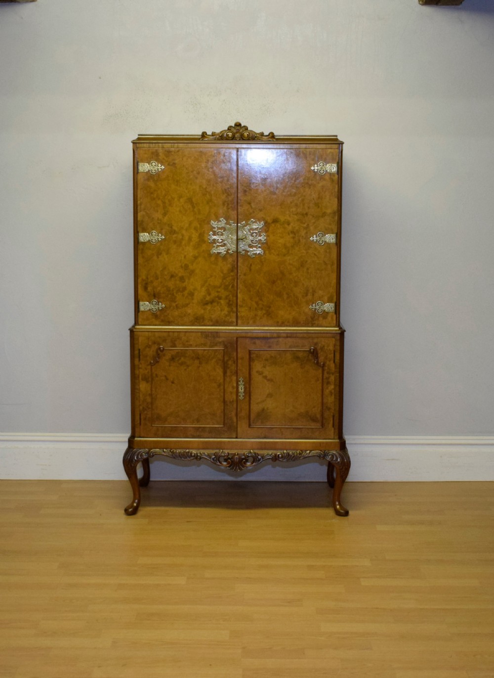 Antique Burr Walnut Cocktail Cabinet View XVII