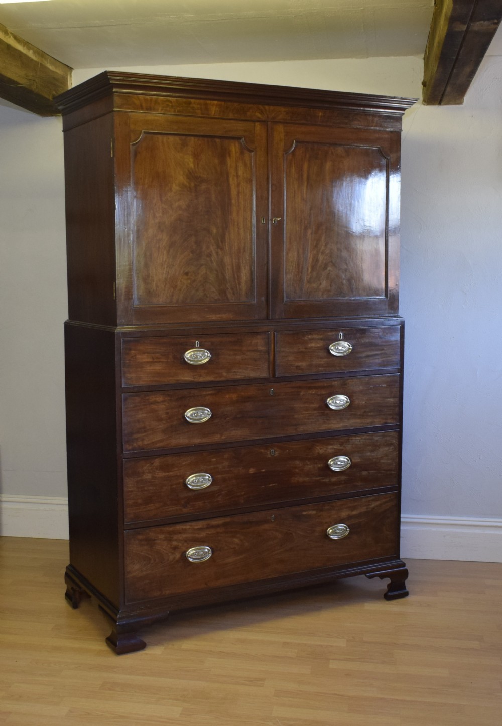 Antique Georgian Period Linen Press View VIII