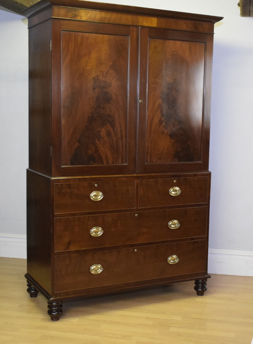 Victorian Flame Mahogany Linen Press View XVIII