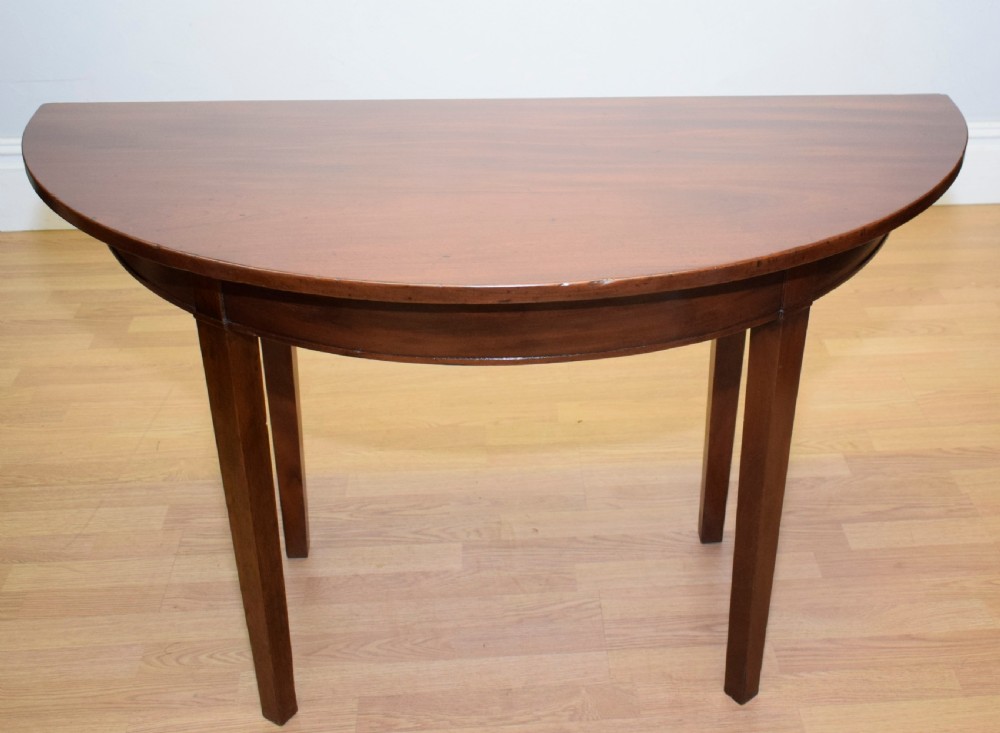 Demi Lune Table