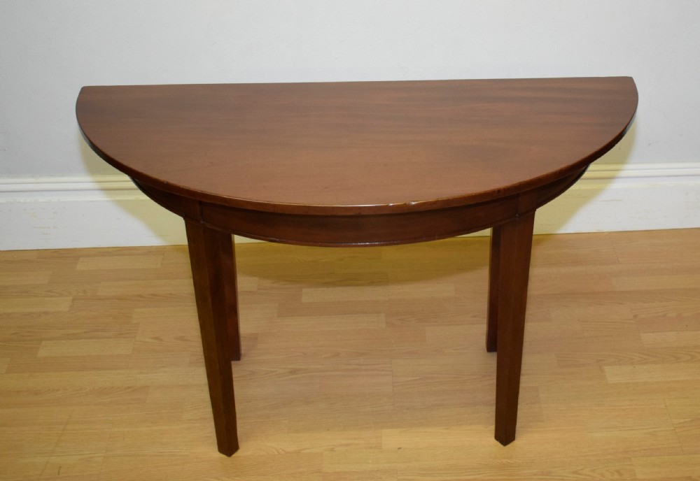 Demi Lune Table View III