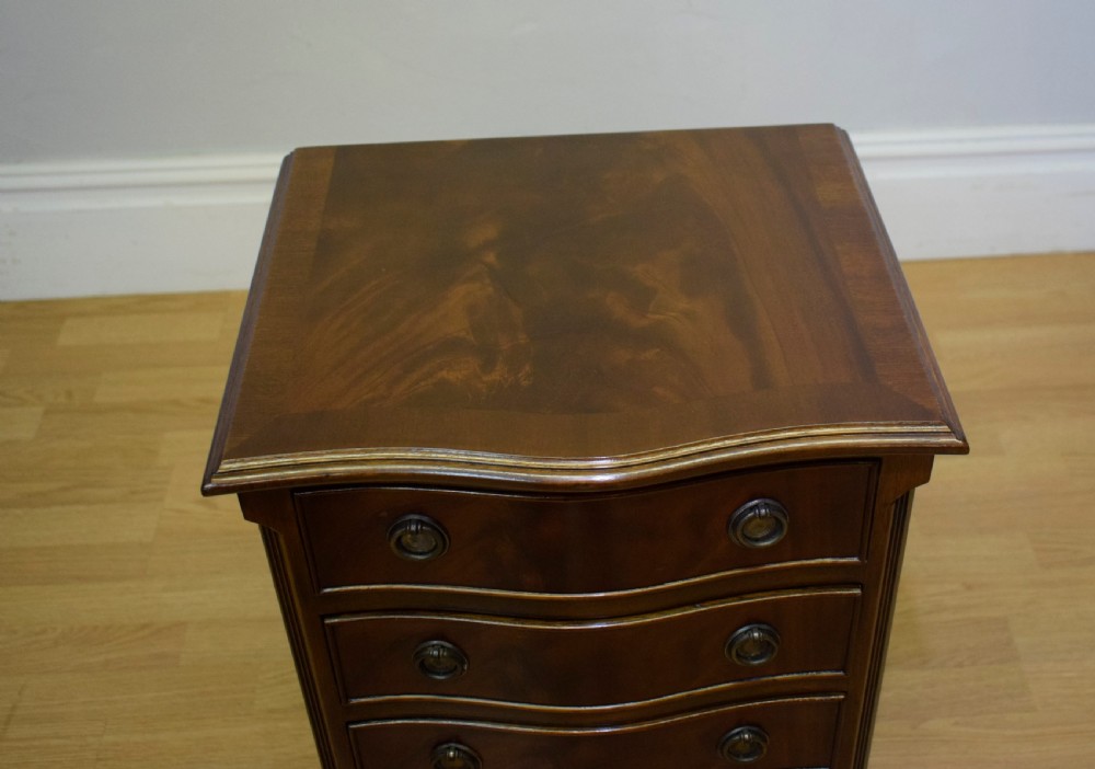 Early 20th Century Chest of Drawers View VII