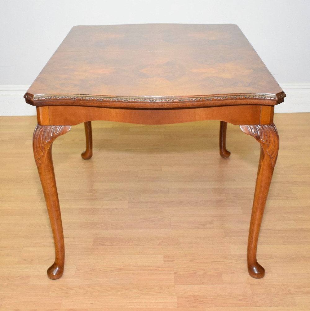 Early 20th Century Walnut Dining Table