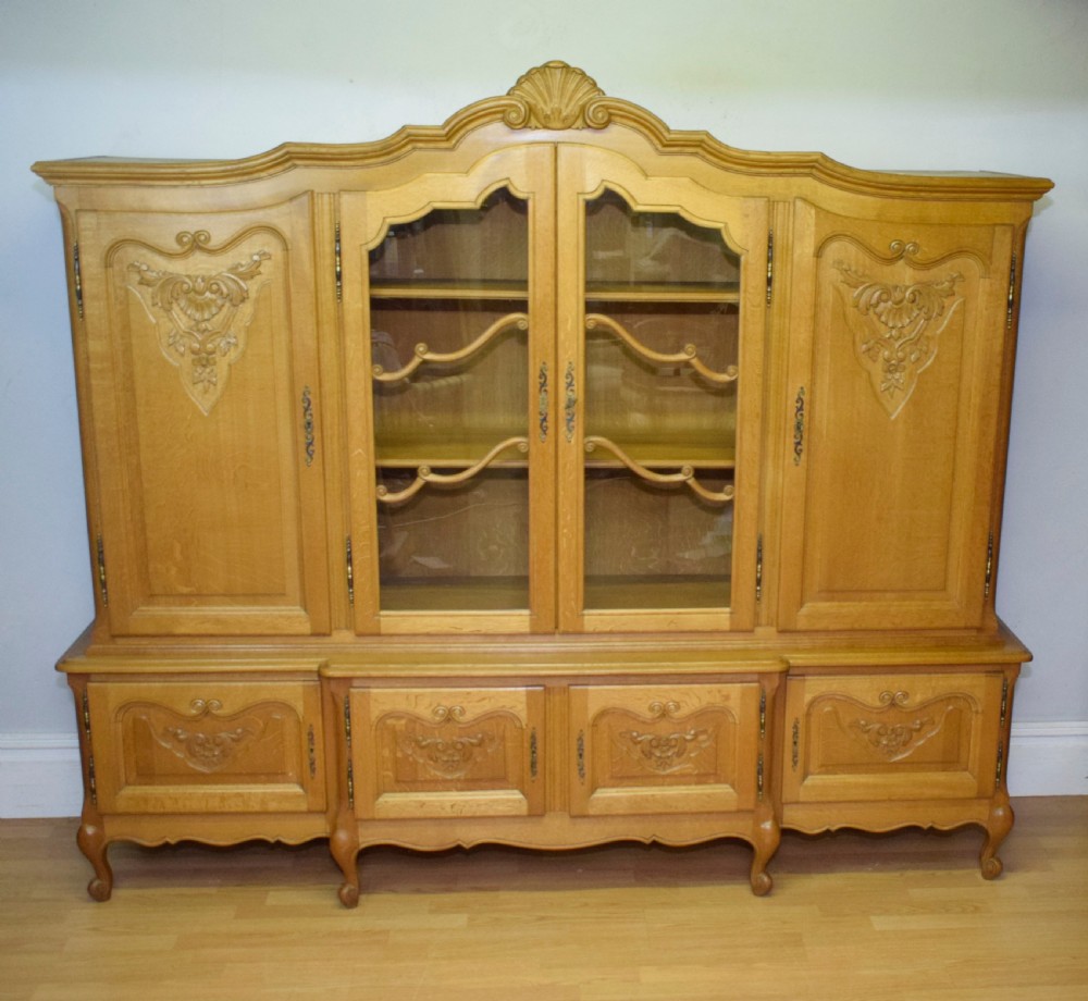 Early 20th Century Oak Display Cabinet View V