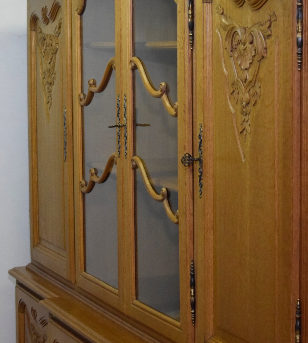 Early 20th Century Oak Display Cabinet View XV
