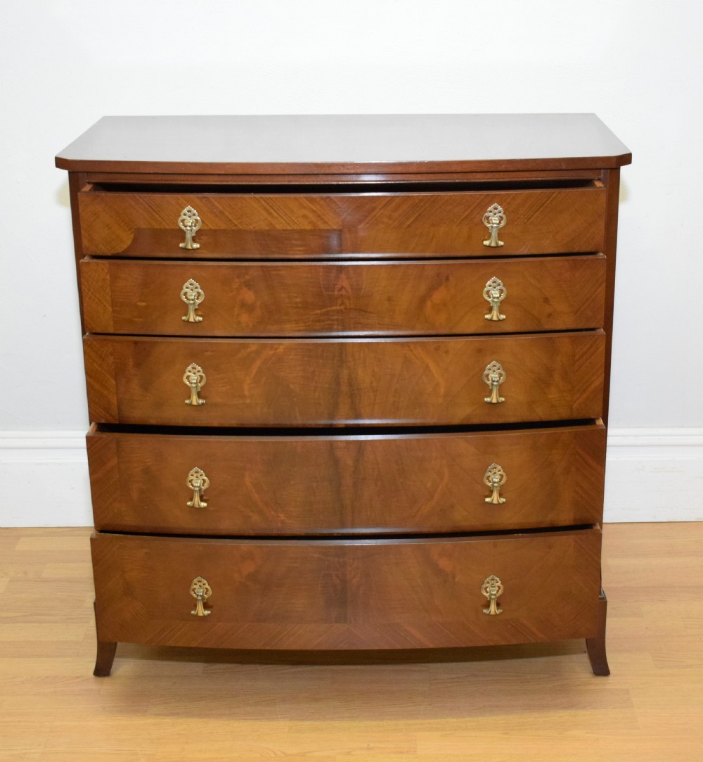 Early 20th Century Walnut Chest of Drawers View X