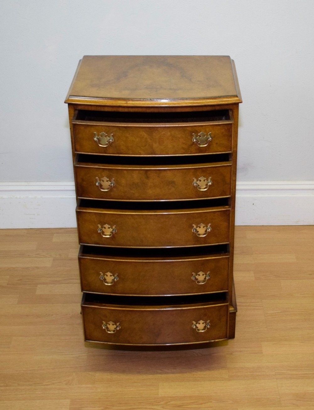 Early 20th Century Burr Walnut Chest View XIV