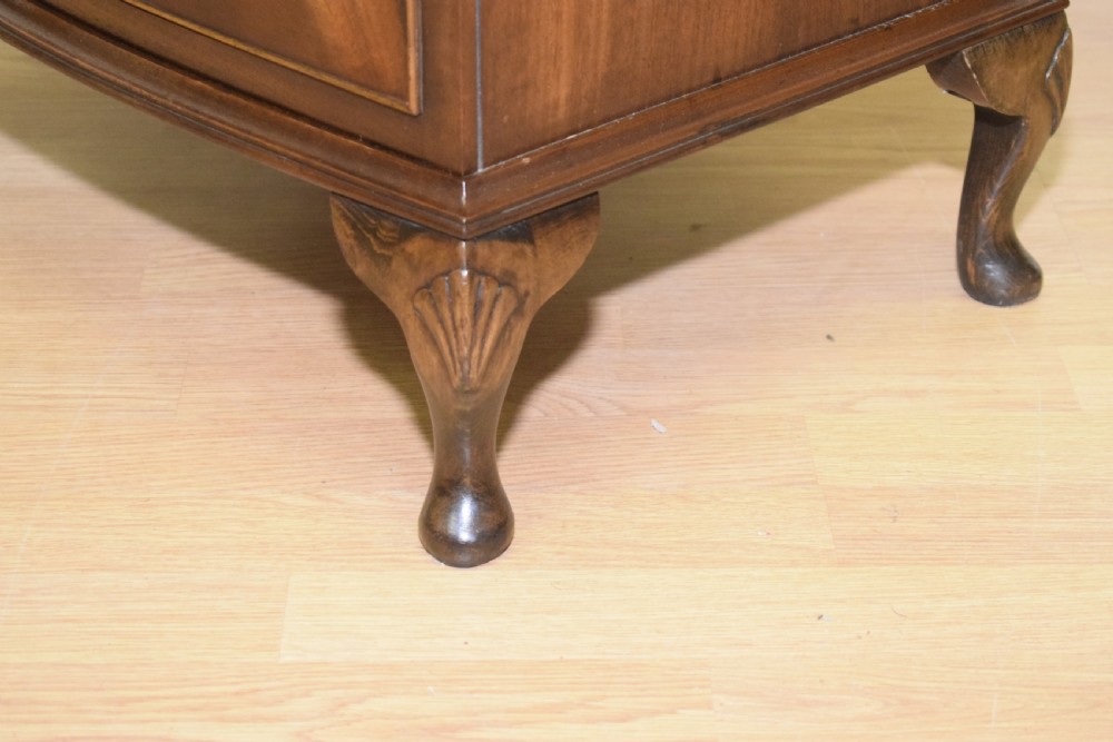 Early 20th Century Bow Front Chest View V