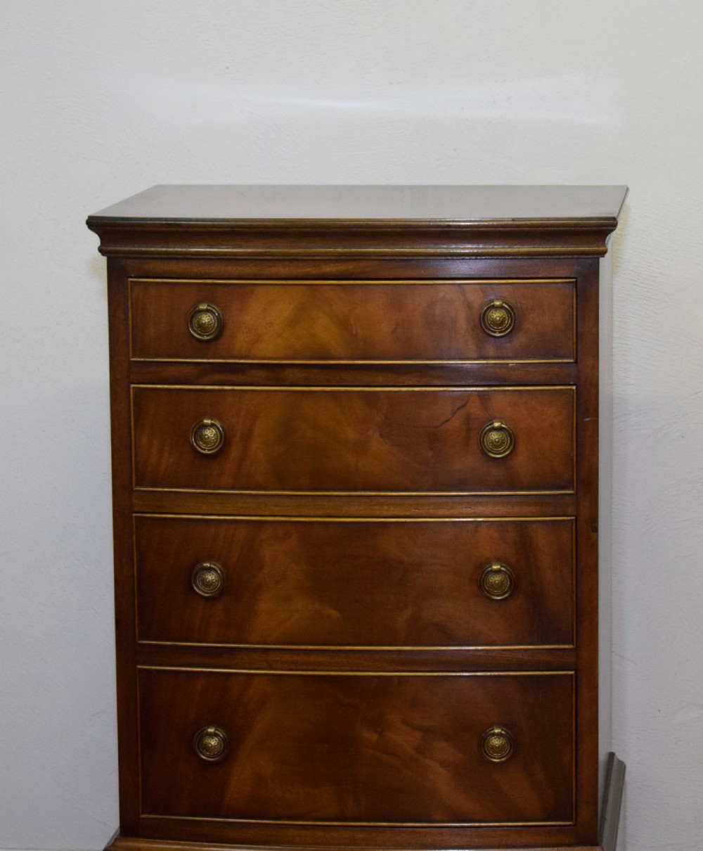 Early 20th Century Bow Front Chest View XI