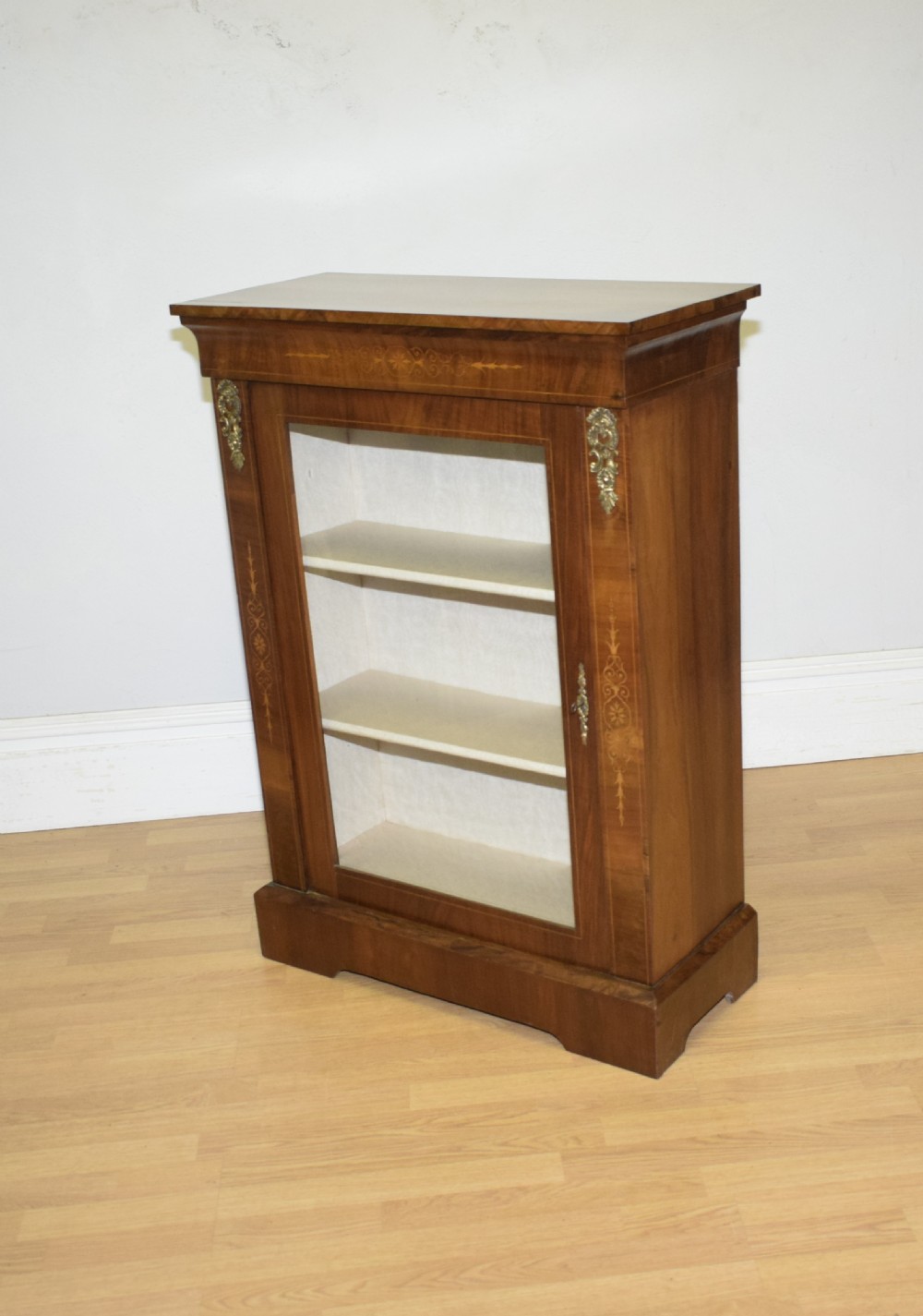 Antique English Victorian Pier Cabinet in Walnut (Circa 1850's) View XXI