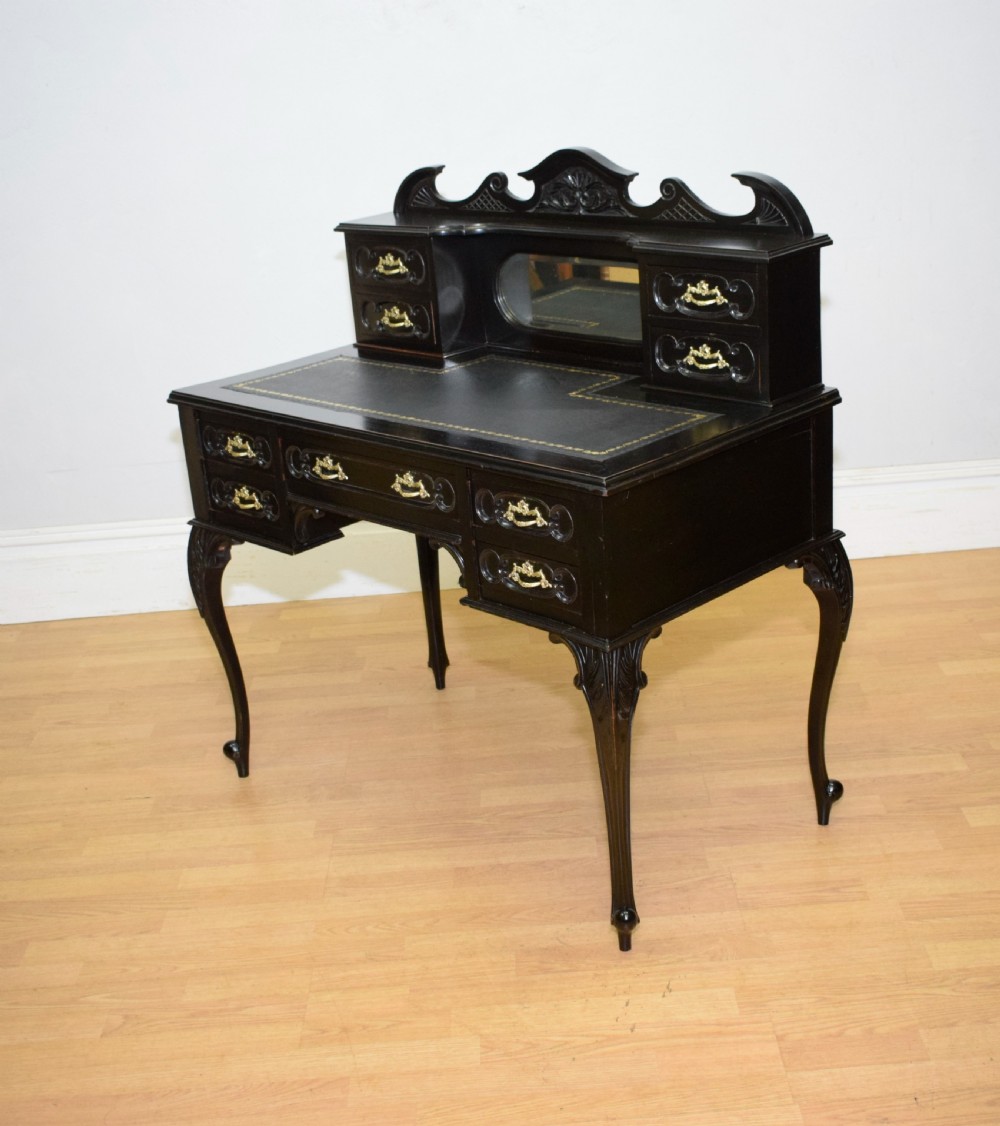  Victorian Desk / Writing Table View IV
