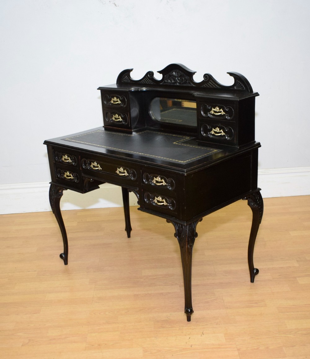  Victorian Desk / Writing Table View XII