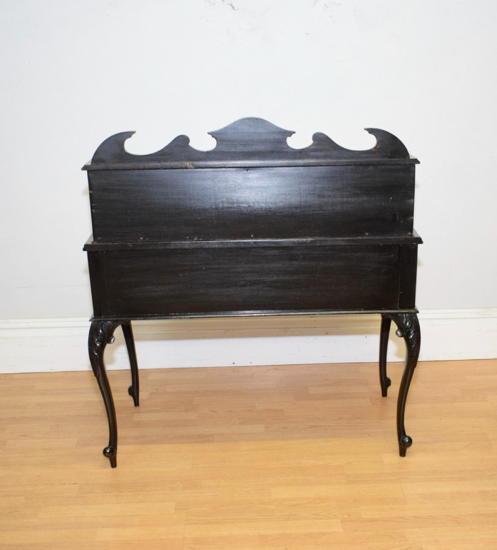  Victorian Desk / Writing Table View XXIV