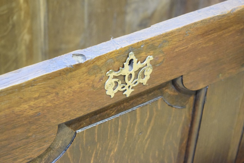 Early 18th Century Mule Chest View XVII