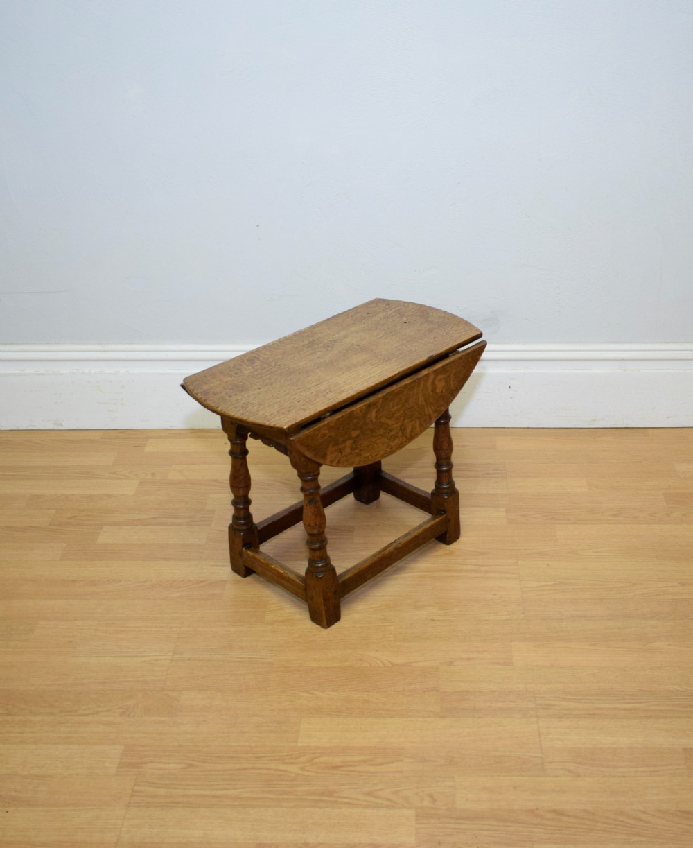 Early 20th Century Oak Lamp Table View II