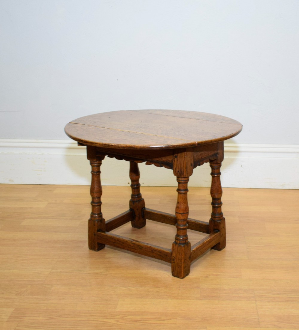 Early 20th Century Oak Lamp Table View VII