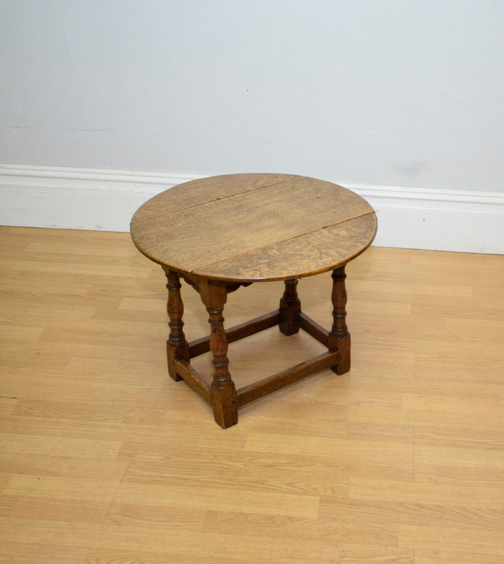 Early 20th Century Oak Lamp Table View VIII