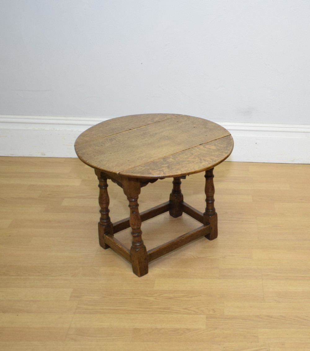 Early 20th Century Oak Lamp Table View IX