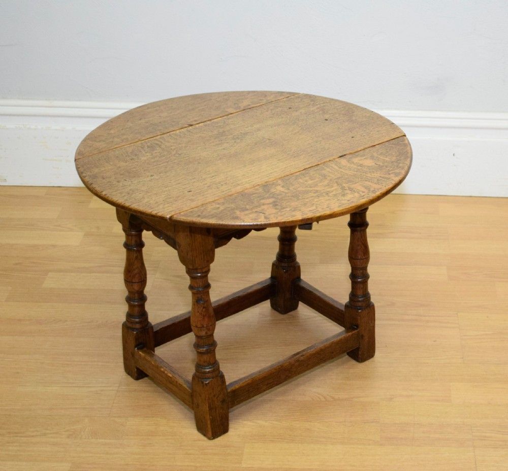 Early 20th Century Oak Lamp Table View X