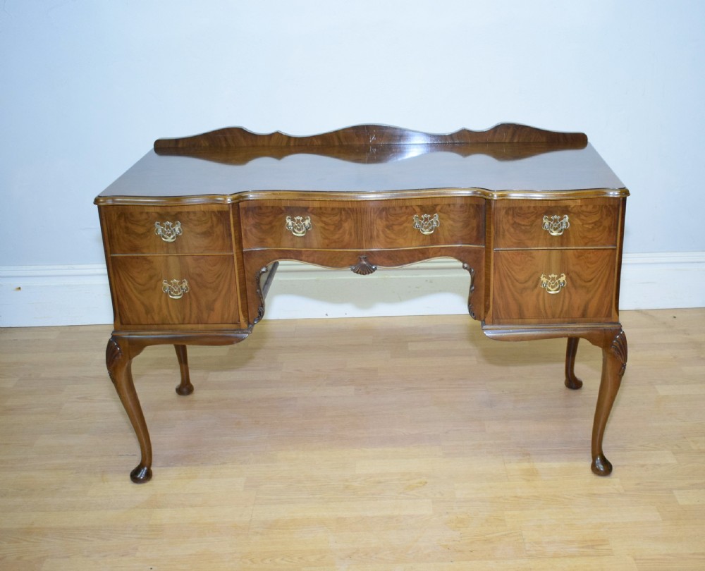 Early 20th Century Walnut Desk View VII