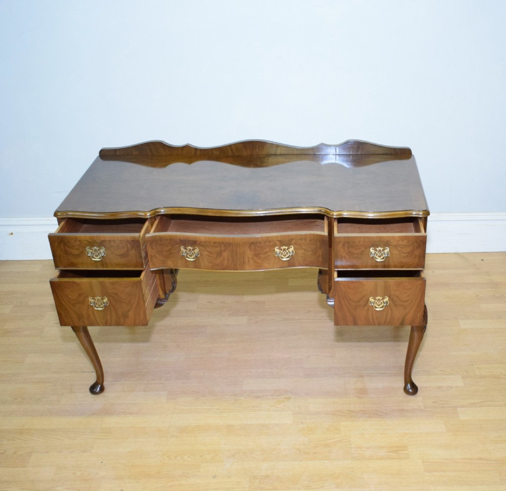 Early 20th Century Walnut Desk View XI
