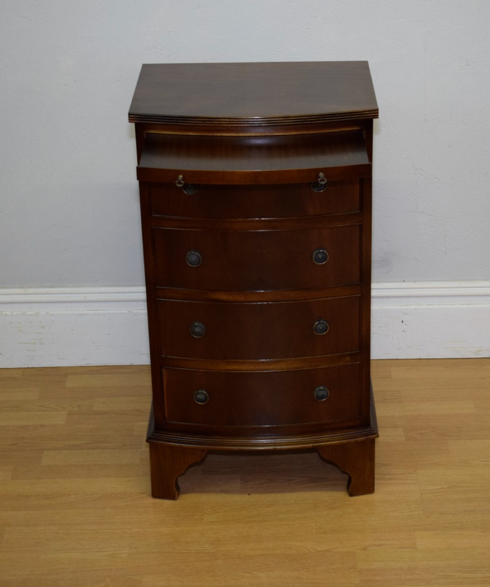 Early 20th Century Chest View X