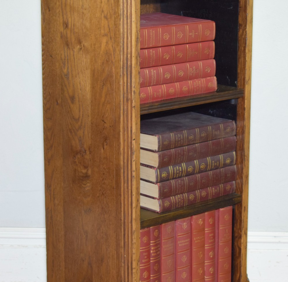 Early 20th Century Oak Bookcase View IV