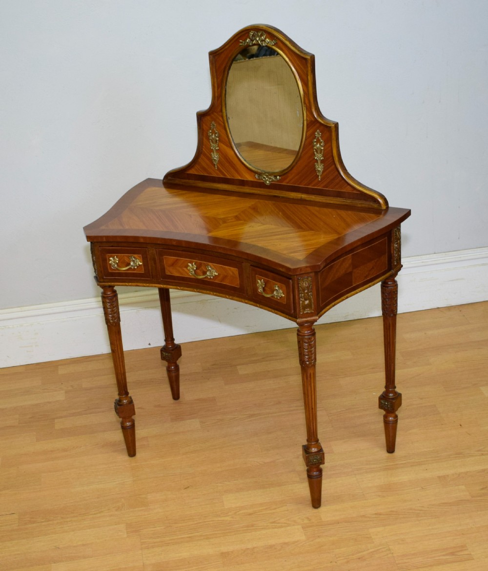 Early 20th Century French Dressing Table