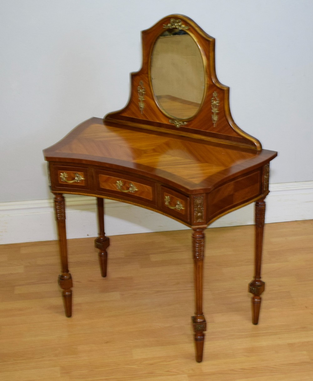 Early 20th Century French Dressing Table View X