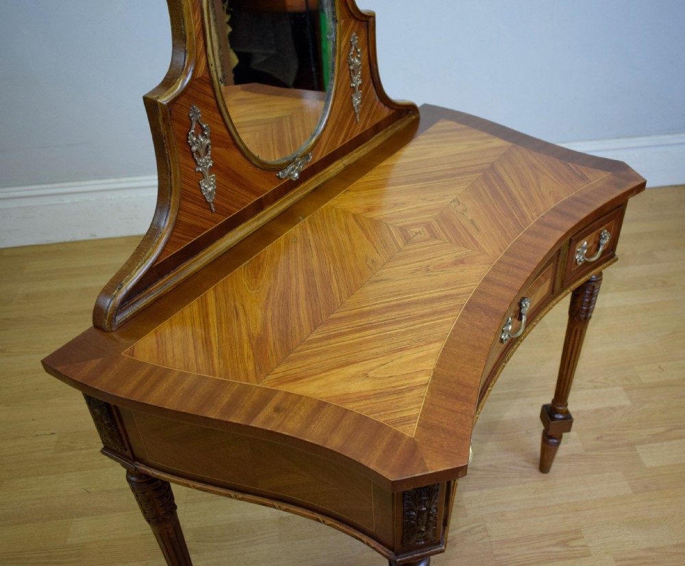 Early 20th Century French Dressing Table View XIV