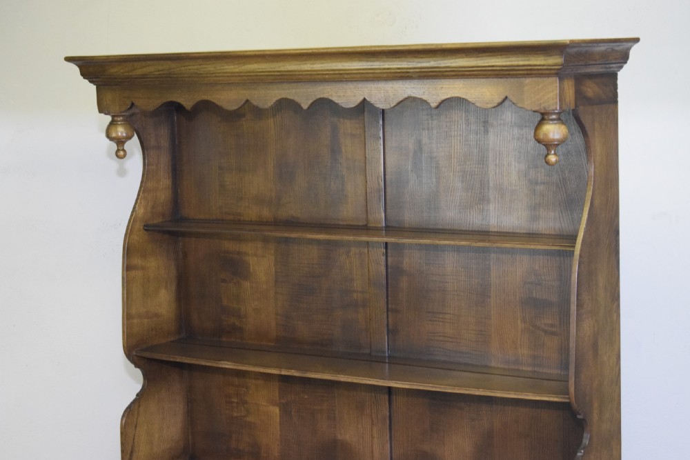 20th Century Oak Dresser & Rack View VI