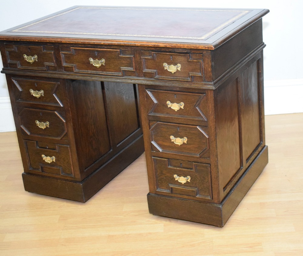 Early 20th Century Oak Desk View VIII